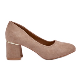 Pumps en daim eco sur le post de la taille de l'obscurité beige