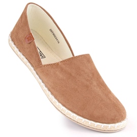 News Nouvelles de chaussures en daim dans 24TX02-2416 EVE270D