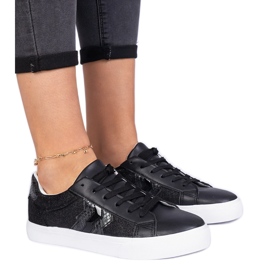 Baskets noires avec un motif d'animal décoré de paillettes