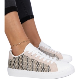 Baskets matérielles des femmes beige