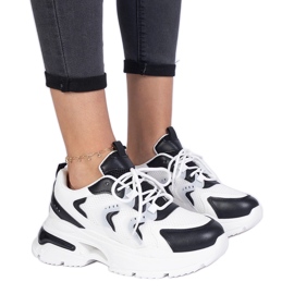 Baskets sportives féminines blanches et blanches noir