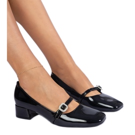 Pompes élégantes noires décorées de zircons