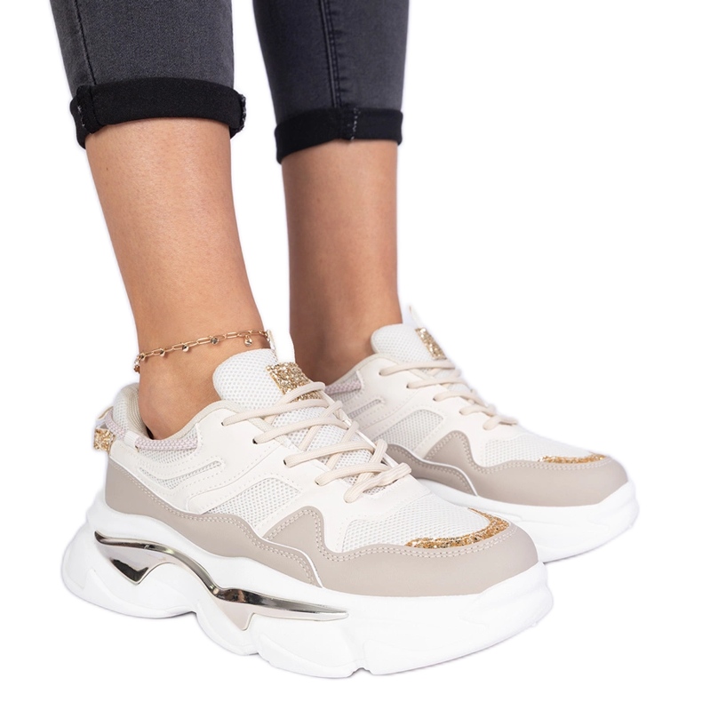 Baskets féminines beige décorées de paillettes