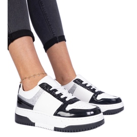 Baskets femme noires à semelle épaisse