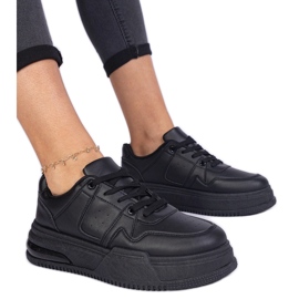 Baskets femme noires à semelle épaisse