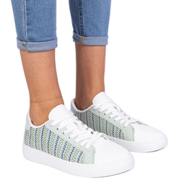 Baskets matérielles des femmes vertes Baskets matérielles des femmes vertes