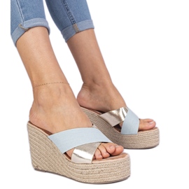 Les tongs en jean d'Espadrille bleu Les tongs en jean d'Espadrille bleu