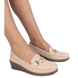 Les mocassins de coin féminines beige avec anchoic de l'éco-cuir