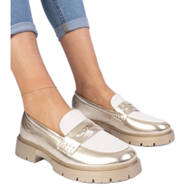 Mocassins pour femmes dorés avec un insert blanc blanche