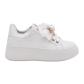 Sneakers pour femmes avec un arc et une broche avec un ours en peluche blanc blanche