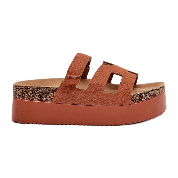 Pantoufles sur la plate-forme de chameau massive brun Pantoufles sur la plate-forme de chameau massive brun