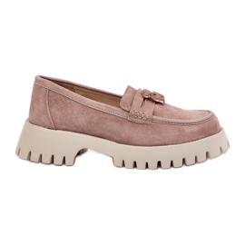 Les mocassins en daim des femmes avec des épingles portent Vinceza 79533 beige