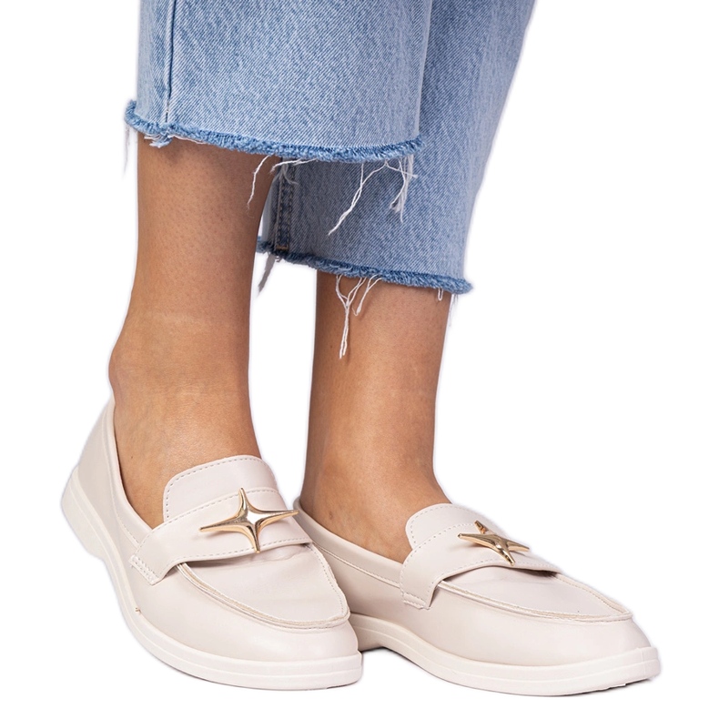 Locons pour femmes beige avec une décoration dorée