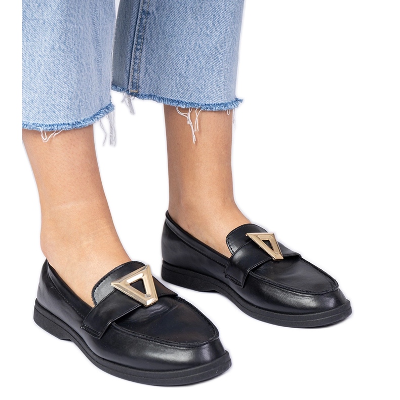Mocassins de femmes noires avec une décoration élégante le noir Mocassins de femmes noires avec une décoration élégante le noir