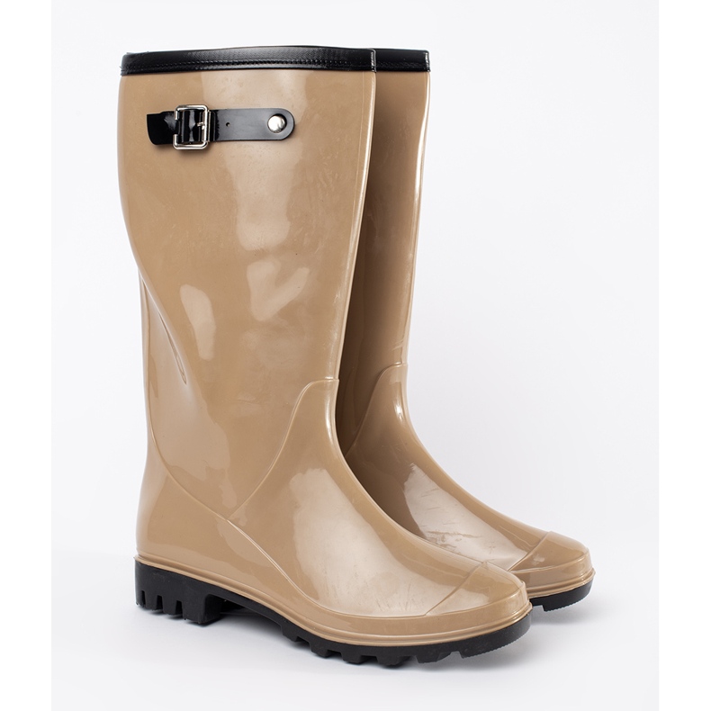 Galoshes féminines laquées beige Galoshes féminines laquées beige
