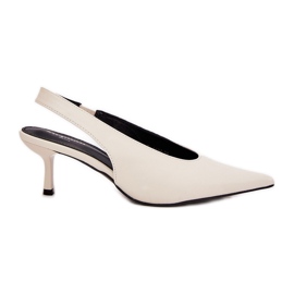 Talons hauts avec une ECRU ECRU ECRUe extérieur blanche