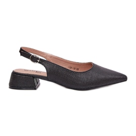 Sandales tressées pour femmes avec un noir de talon délicat
