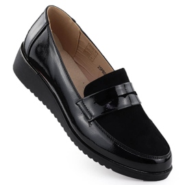 Les chaussures pour femmes ont été vernies sur une plate-forme noire unisoft 9040 le noir