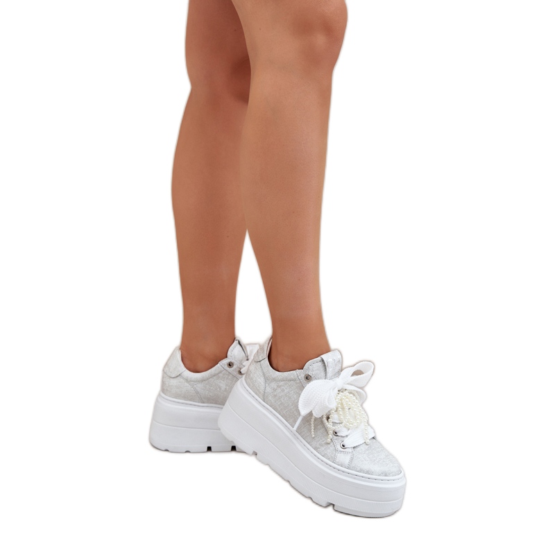 Baskets en cuir sur la plate-forme argentée Chebello 4658 Baskets en cuir sur la plate-forme argentée Chebello 4658