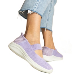 Sneakers pour femmes violet sur une semelle pressée