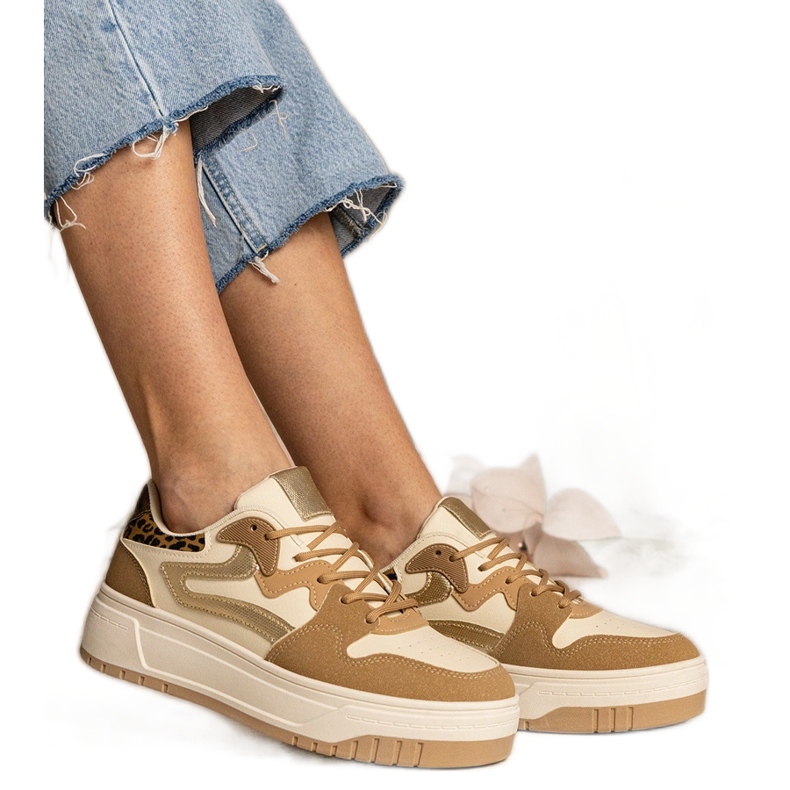 Baskets beige baskets sportives féminines Baskets beige baskets sportives féminines