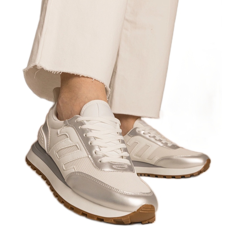 Sneakers blancs de la crème blanche Sports pour femmes Sneakers blancs de la crème blanche Sports pour femmes