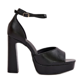 Sandales féminines sur le post et plate-forme Eco Leather Black noir