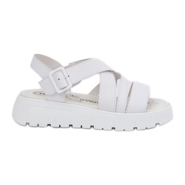 Sandales en cuir pour femmes sur la plate-forme avec une boucle blanche