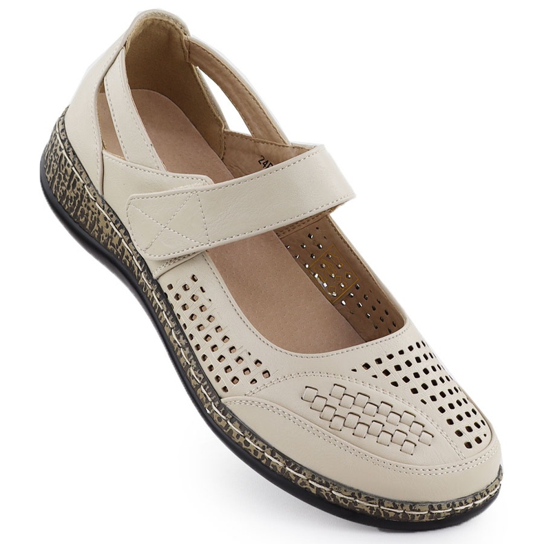 Chaussures féminines avec ouverte beige unisoft 7026
