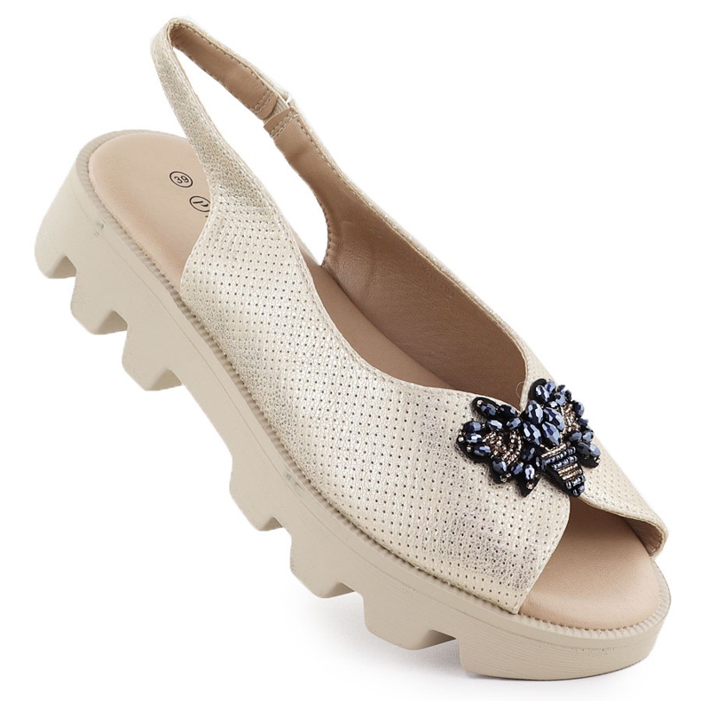 Sandales féminines sur la plate-forme perforées Metallic Golden Potocki SZ12610 d'or