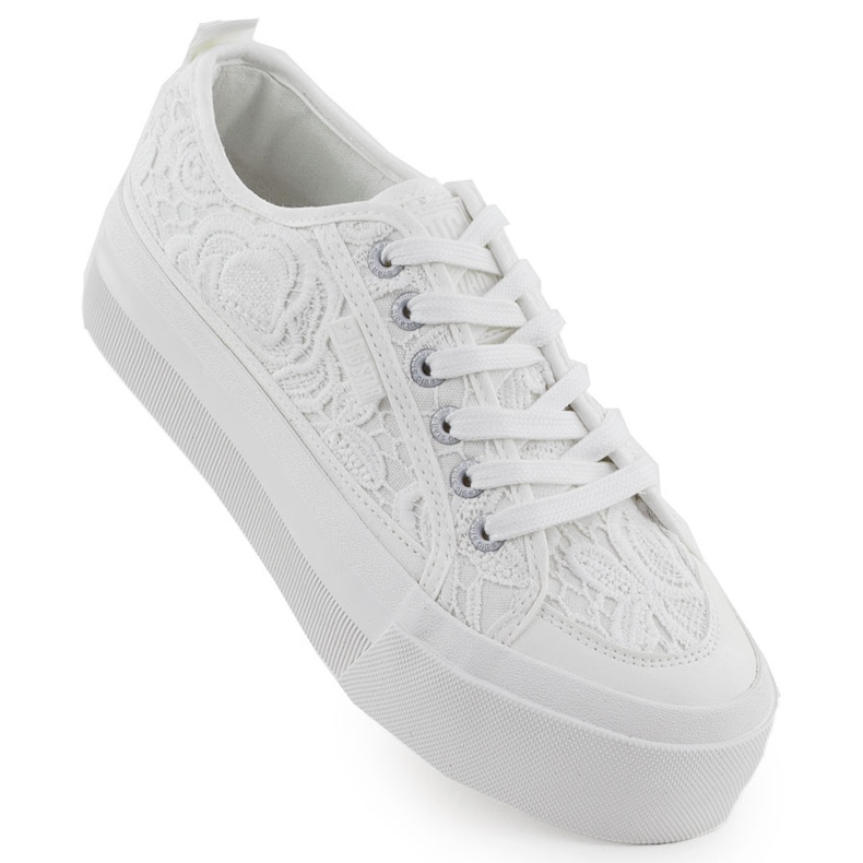 Baskets féminines basses avec dentelle blanche Big Star RR274747