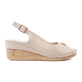 Goodin Sandales de coin beige légère avec boucle et ornement Goodin Sandales de coin beige légère avec boucle et ornement