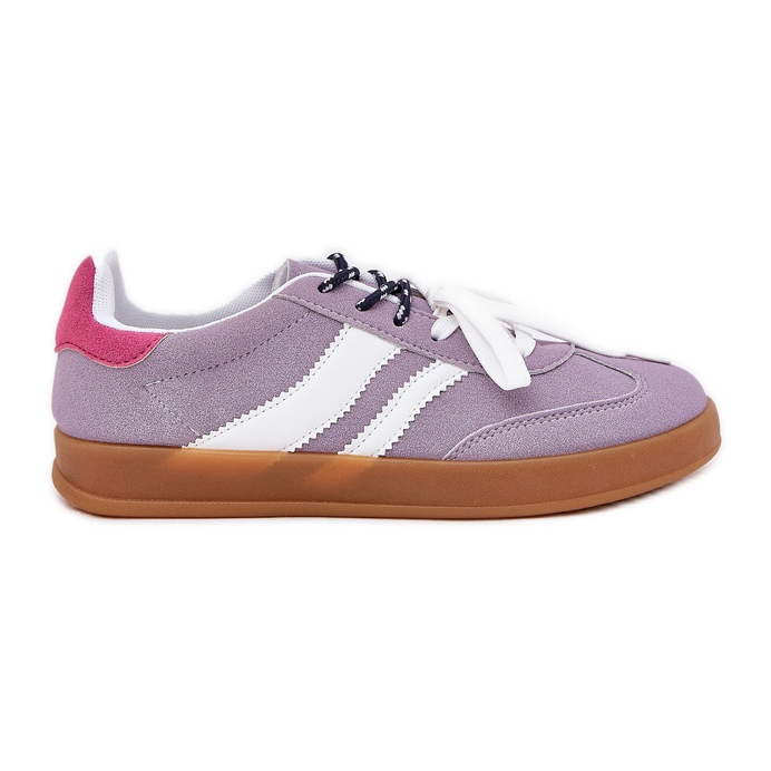 Baskets féminines basses avec un laçage double violet