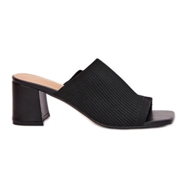 Talons hauts des femmes de la piste noire le noir