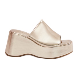 Slippers pour femmes en cuir Eco sur la plate-forme et cales d'or doré
