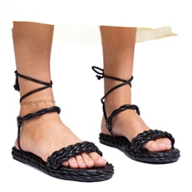 Sandales des femmes noires tressées