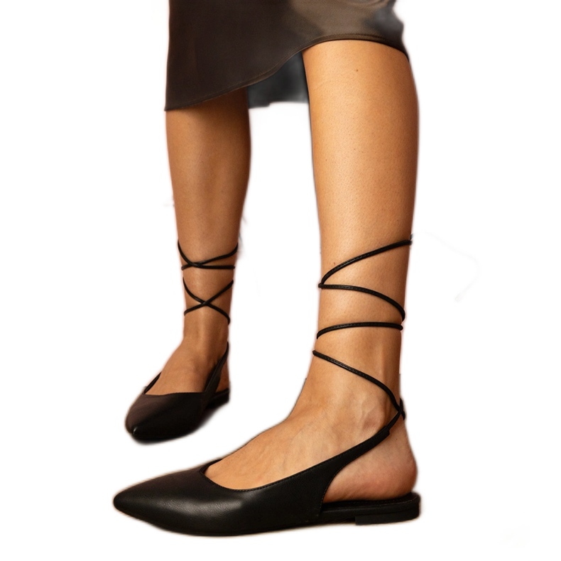 Talons plats noirs en écot le noir