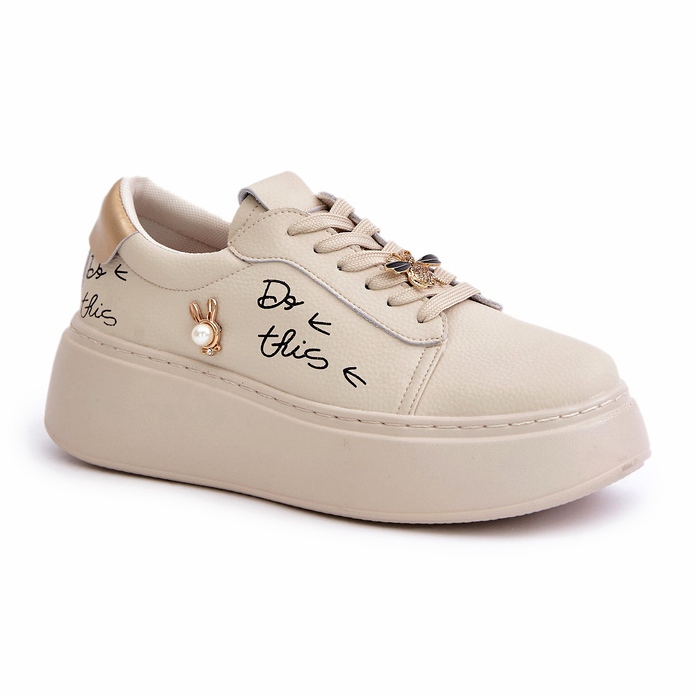 Vinceza Baskets en cuir pour femmes sur la plate-forme avec des épingles et l'inscription Vincez 89102 beige