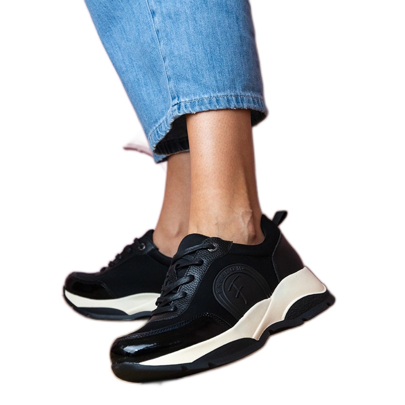 Baskets de sport noires pour femmes le noir