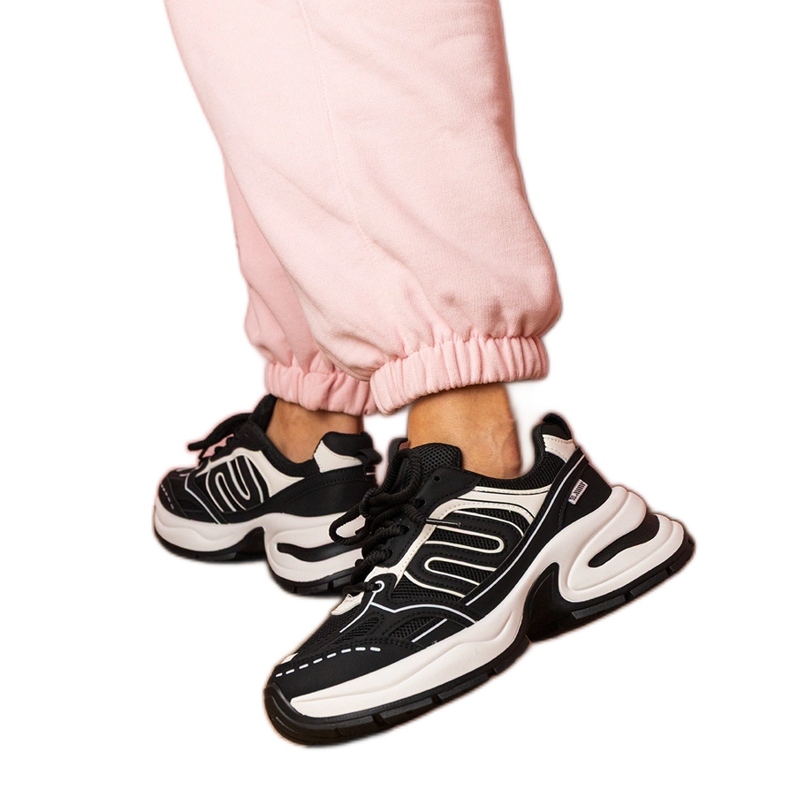 Baskets noires Sports Sneakers le noir