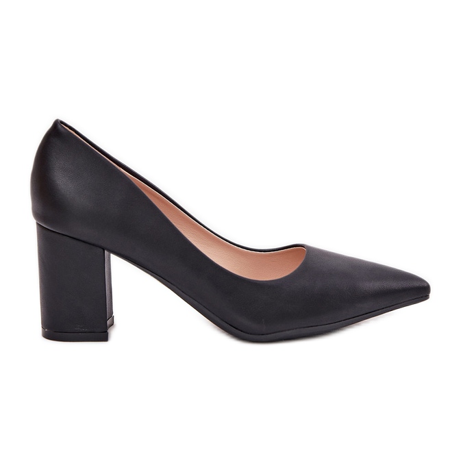 Pompes pour femmes sur le pilier avec un nez pointu noir le noir