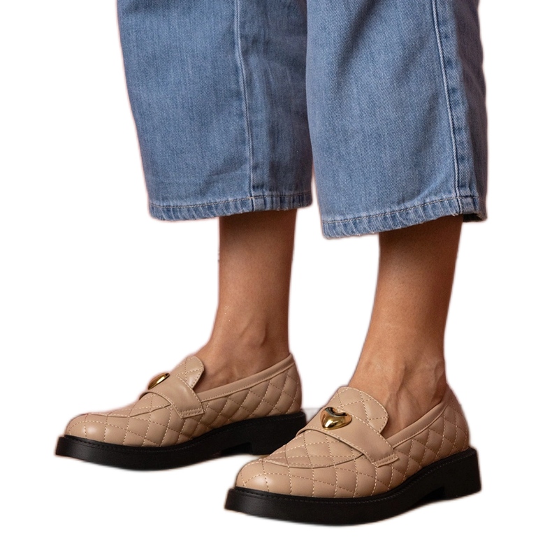Mocassins matelassés beiges décorés de cœur