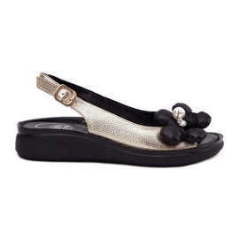 Jezzi Sandales pour femmes avec une fleur dorée décorative