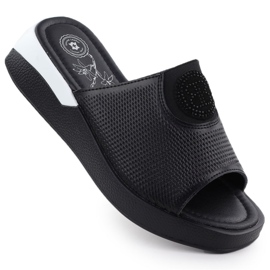 Slippers en cuir féminin confortable Jezzi noire 8479 le noir