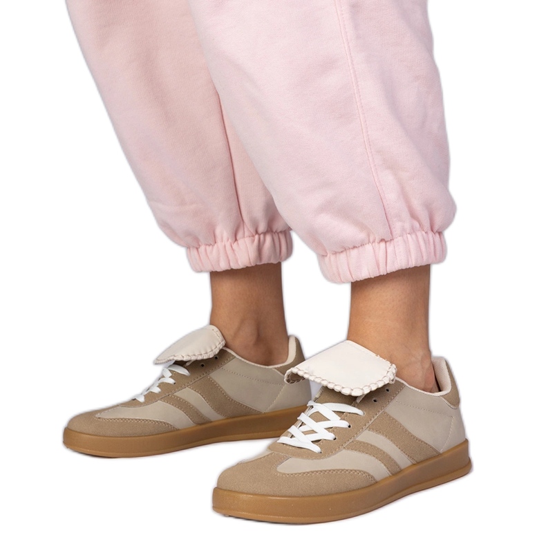 Baskets beige baskets sportives féminines