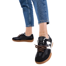 Baskets noires baskets avec lacets colorés