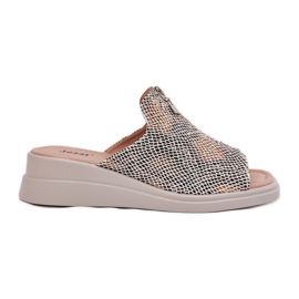 Cales féminines avec coin avec un château animal beige