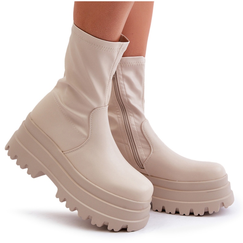 Bottines beige clair sur plateforme massive