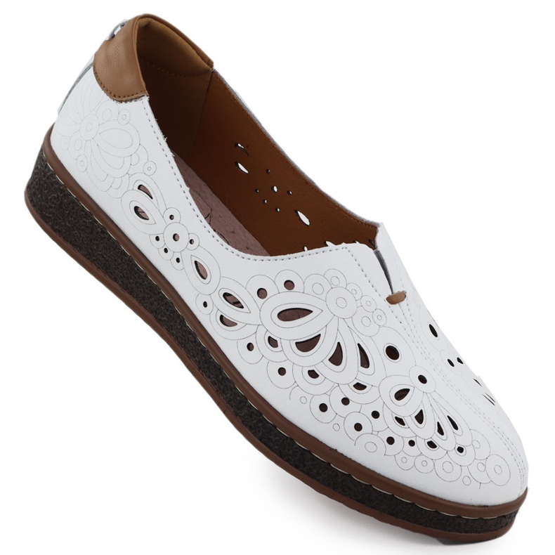 Chaussures en cuir féminine ouverte sur l'élévation du blanc Evento 7007 blanche
