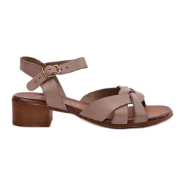 Sandales en cuir avec un délicat zazoo 40372 Dark-Abearing beige
